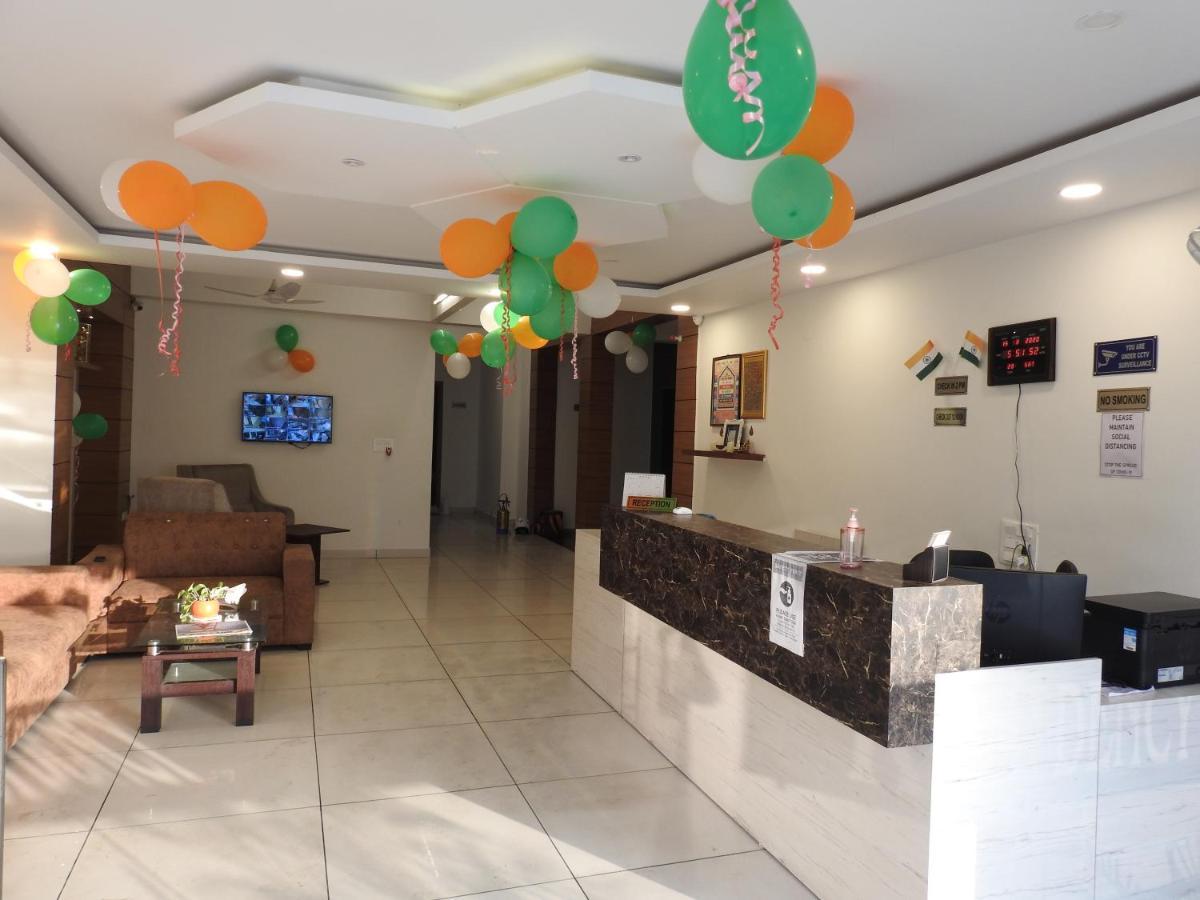 Hotel Aakash Residency Dehradun Buitenkant foto