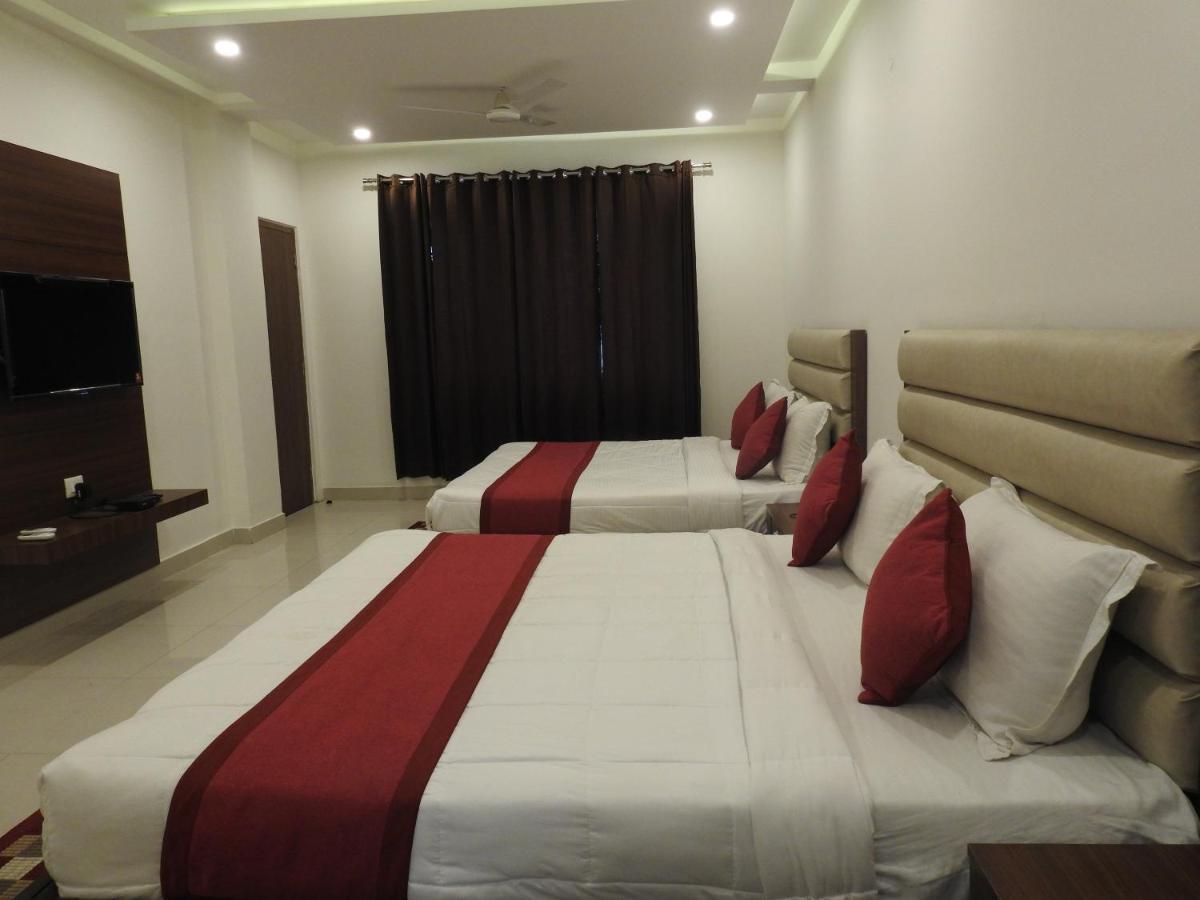 Hotel Aakash Residency Dehradun Buitenkant foto