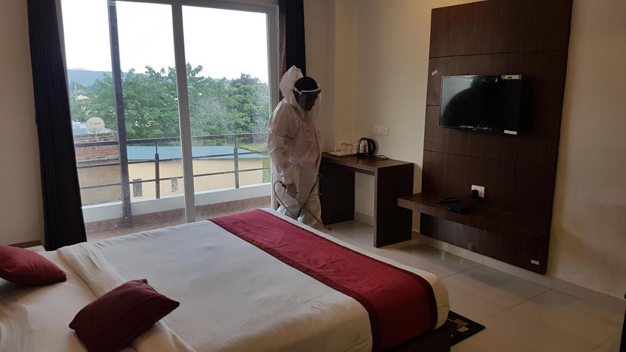 Hotel Aakash Residency Dehradun Buitenkant foto