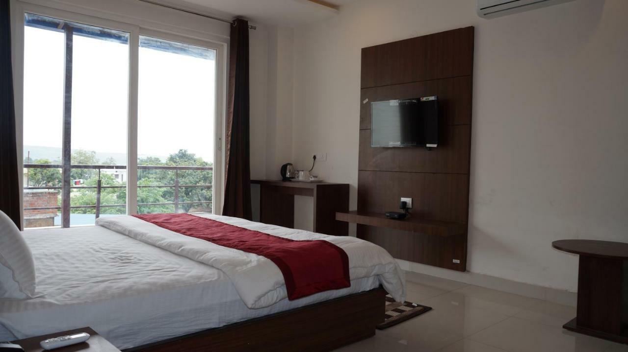 Hotel Aakash Residency Dehradun Buitenkant foto