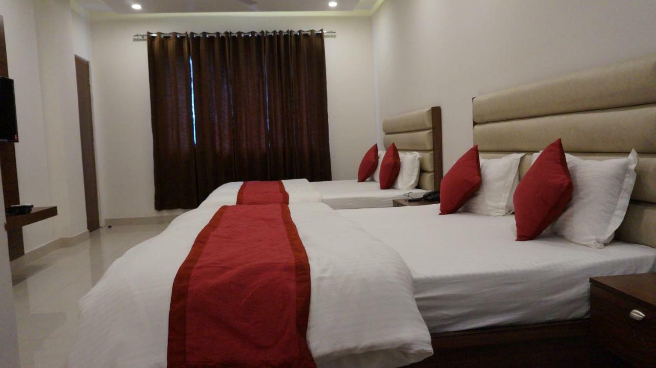 Hotel Aakash Residency Dehradun Buitenkant foto