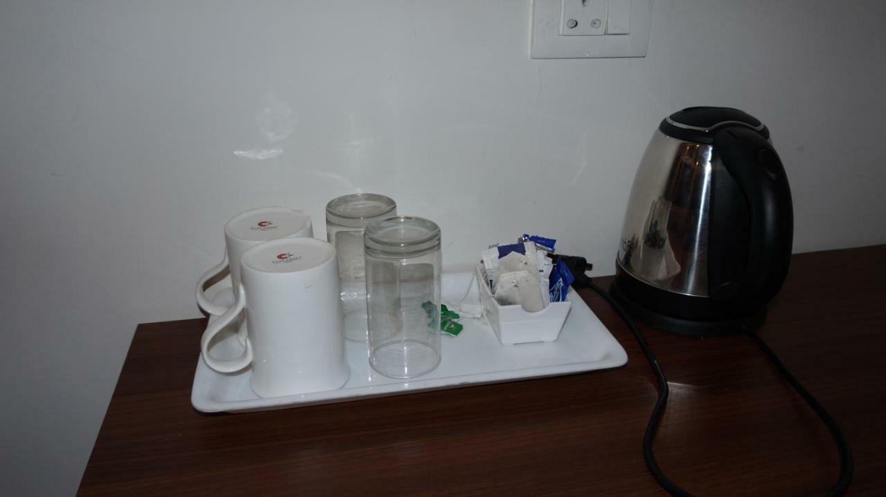 Hotel Aakash Residency Dehradun Buitenkant foto
