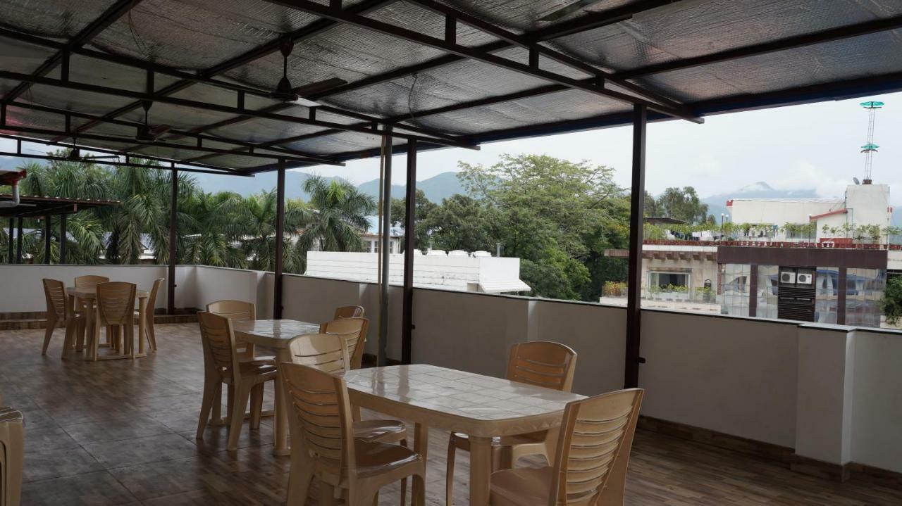 Hotel Aakash Residency Dehradun Buitenkant foto